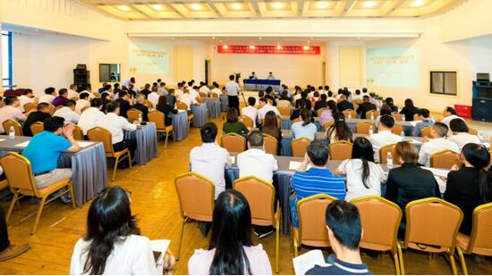 埋頭趕路，也要抬頭尋道