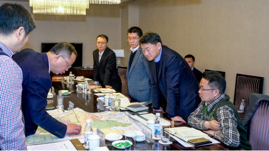 集團(tuán)黨委書記、董事長任丁會(huì)見峨邊 縣委書記譚焰一行