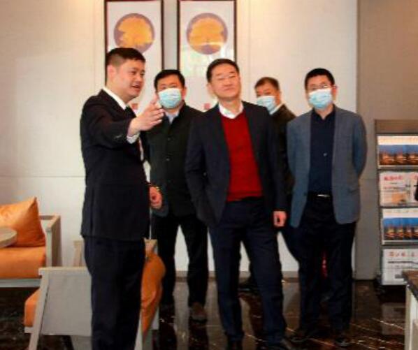 集團黨委書記、董事長任丁調研“錦著”天府廣場店