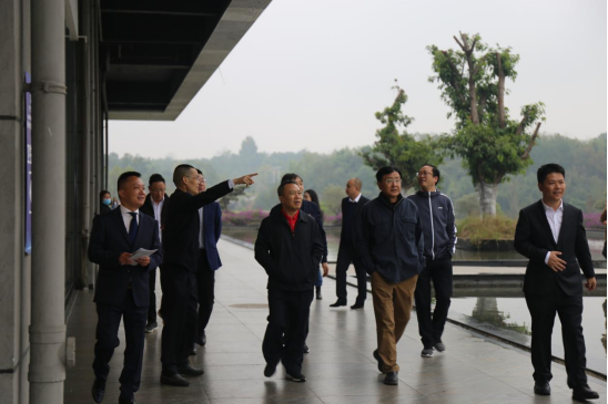 旅投集團外部董事一行調研聚峰谷項目