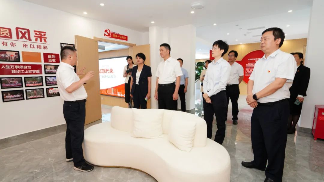 福建省人民政府國有資產監督管理委員會修興高一行蒞臨旅投黨校考察調研