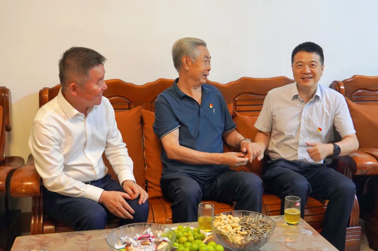 省旅投集團黨委書記、董事長游勇開展“七一”走訪