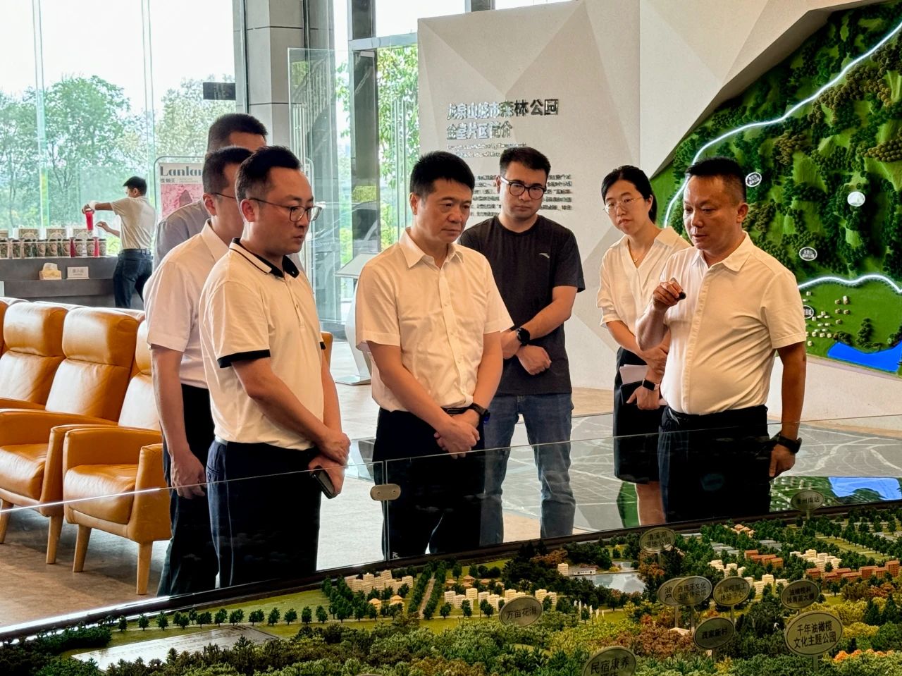 省旅投集團黨委書記、董事長游勇帶隊赴聚峰谷項目開展汛期安全生產(chǎn)檢查并調研生產(chǎn)經(jīng)營情況