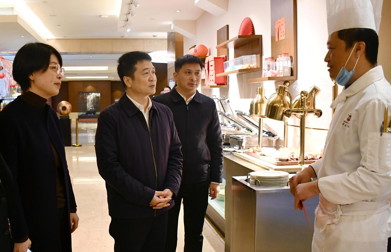 省旅投集團(tuán)領(lǐng)導(dǎo)率隊(duì)開(kāi)展春節(jié)前走訪慰問(wèn)